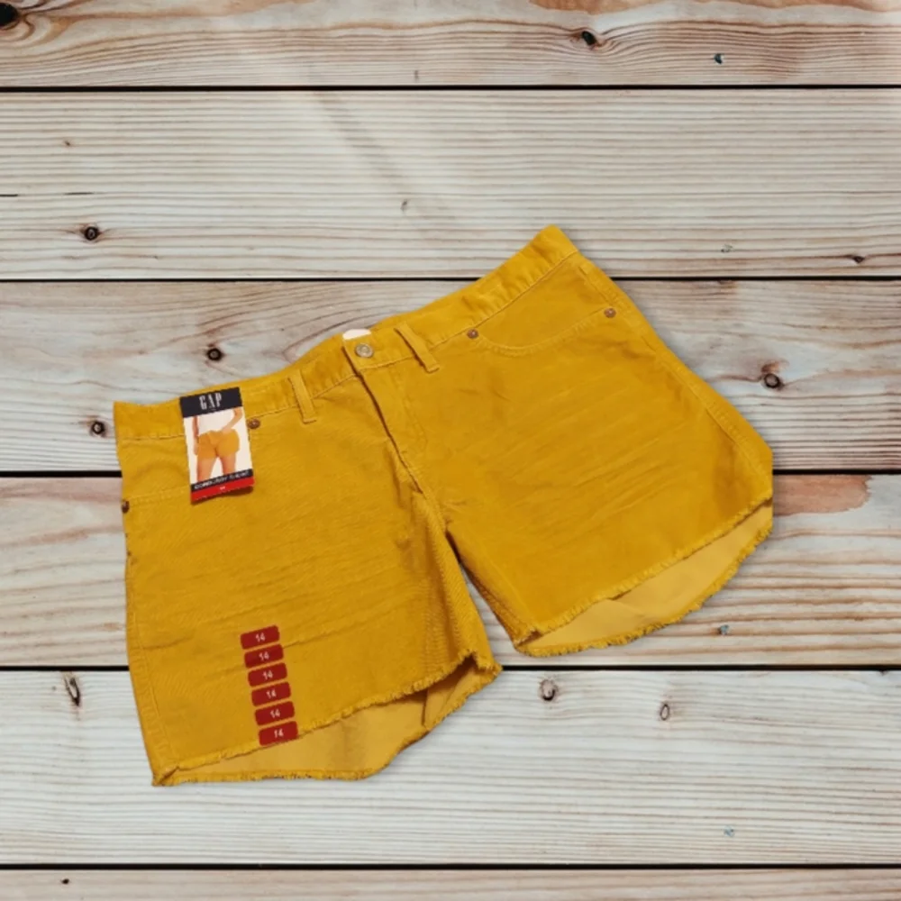 Gap corduroy shorts. New with tags. Yellow size 14 - Picture 1 of 5